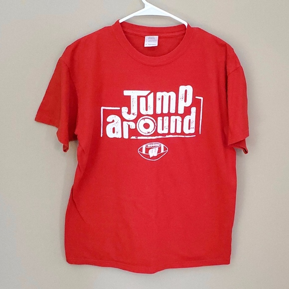Jump Around! U Wisconsin Badgers Tee - Picture 1 of 5